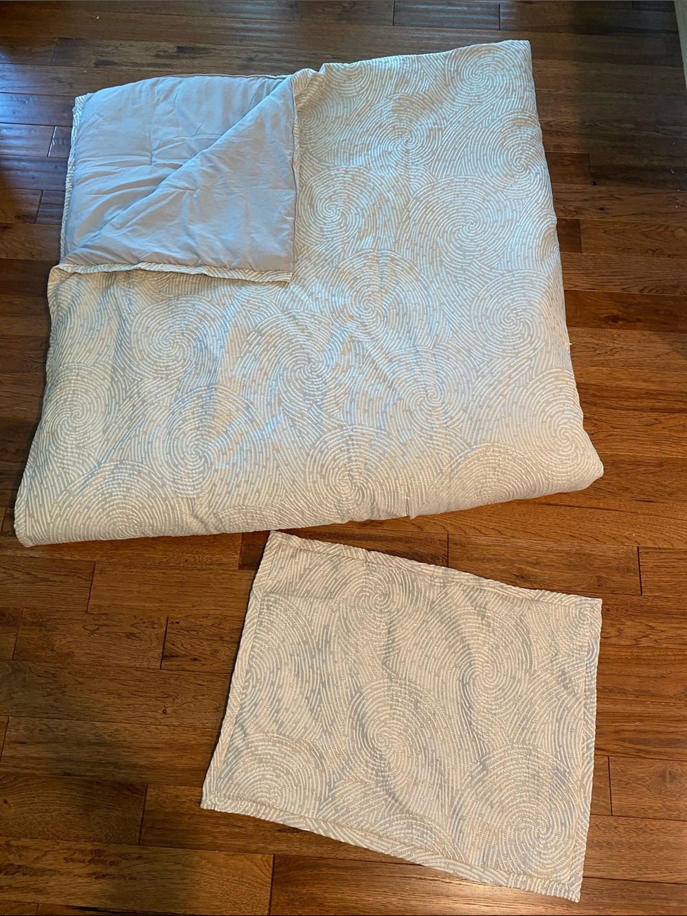 Simply Vera Vera Wang Cream Swirl Texture Quilted Comforter Set